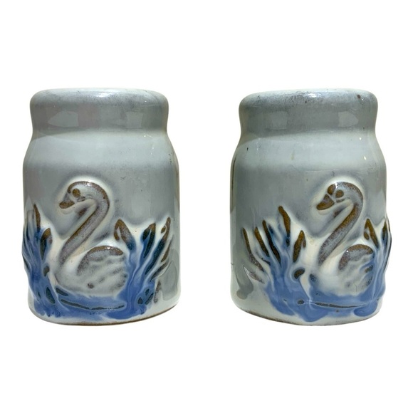 Vintage Ceramic Swan Salt & Pepper Shaker Set - Picture 1 of 4